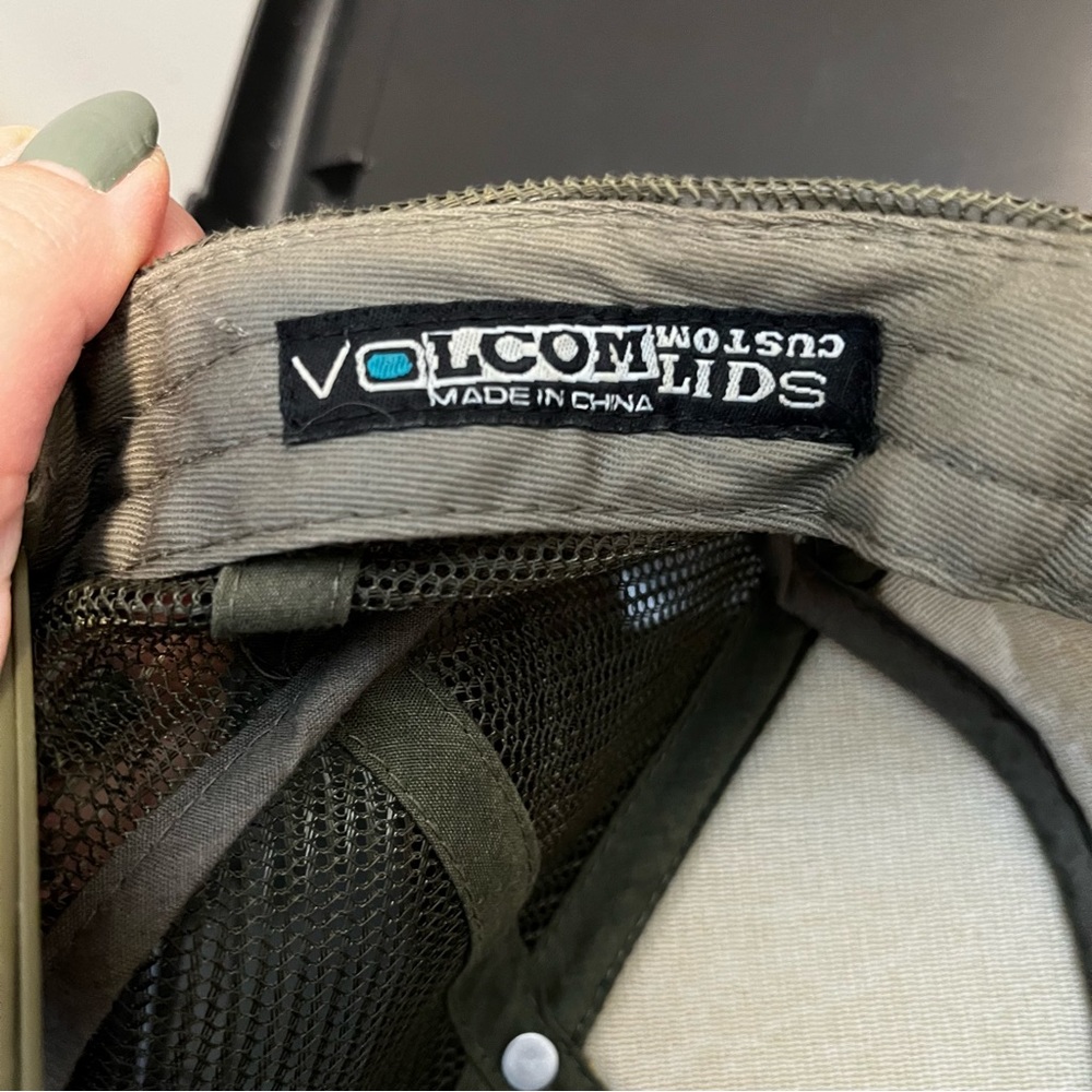 Volcom | Snapback Hat - Picture 9 of 12